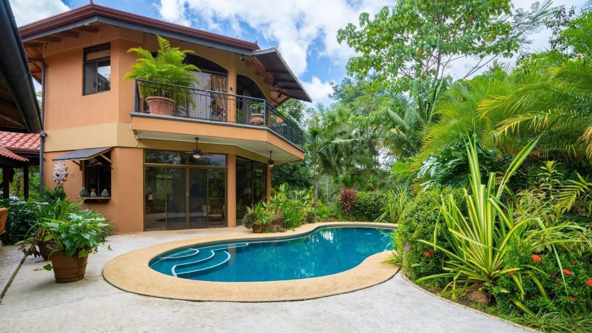 quepos costa rica real estate se renta