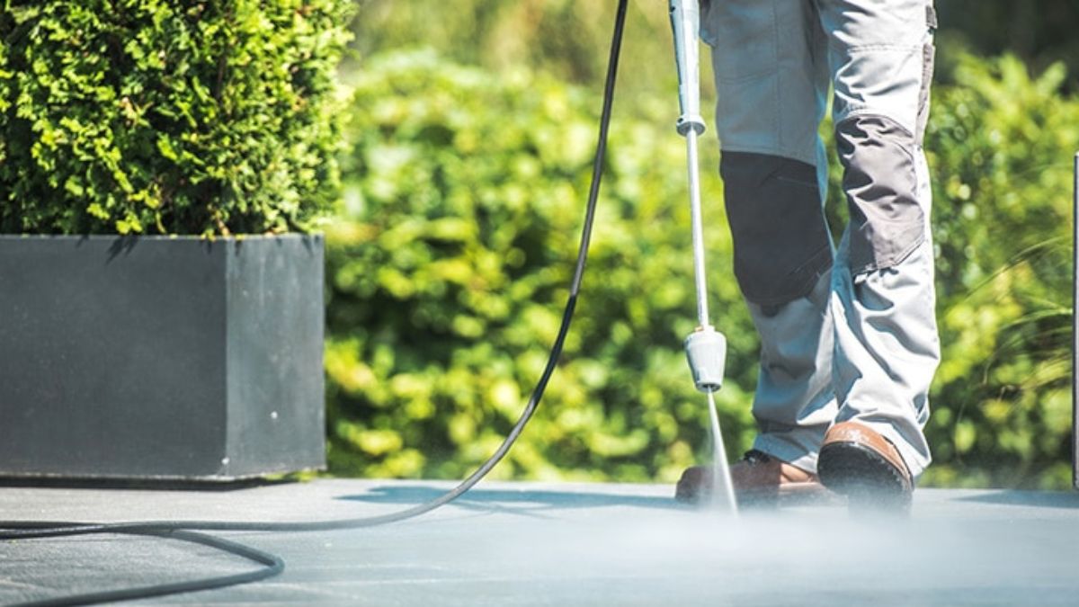 Commercial Pressure Washing