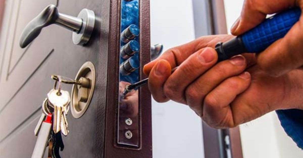 Why Smart Locksmithing is the Future of Home and Business Security